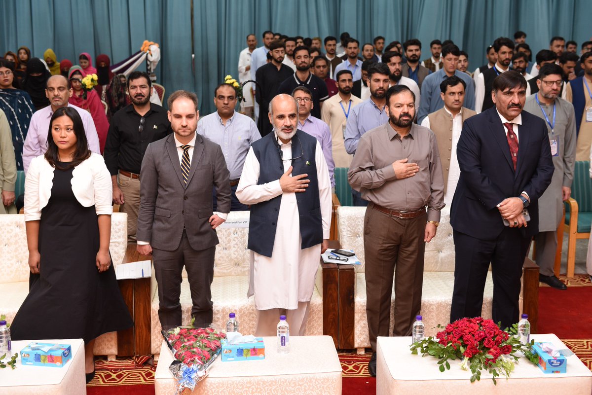 GermanyinPAK's tweet image. Head of Comms &amp;amp; Cultural Affairs Jan Krausser and his wife received a warm welcome at @CIIT_ATD, joining the ceremony of the 🇩🇪🇵🇰 project “Empowering Future Female Afghan Leaders.” The initiative supports Pakistani &amp;amp; Afghan scholars, men &amp;amp; women.
@hecpkofficial
@DAAD_Germany