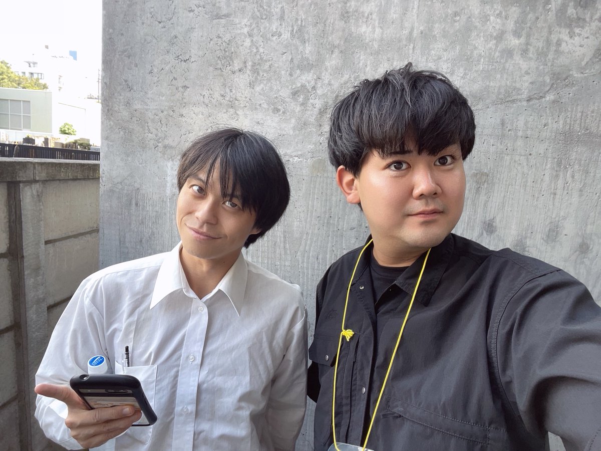 oza0630's tweet photo. 舞台『抜殻を握った僕たちは』
公開ゲネ、初日が無事に幕をあけました！
沢山励みになるお声をいただき
今日まで彩ってくださったキャストの皆様、スタッフ様、今作のご観劇にお時間を割いて頂いたお客様のおかげで迎えた今日だと改めて実感しております。
そして今日より明日！
よしなに🙇
#舞台抜殻 https://t.co/Ee0VNp5Nbn