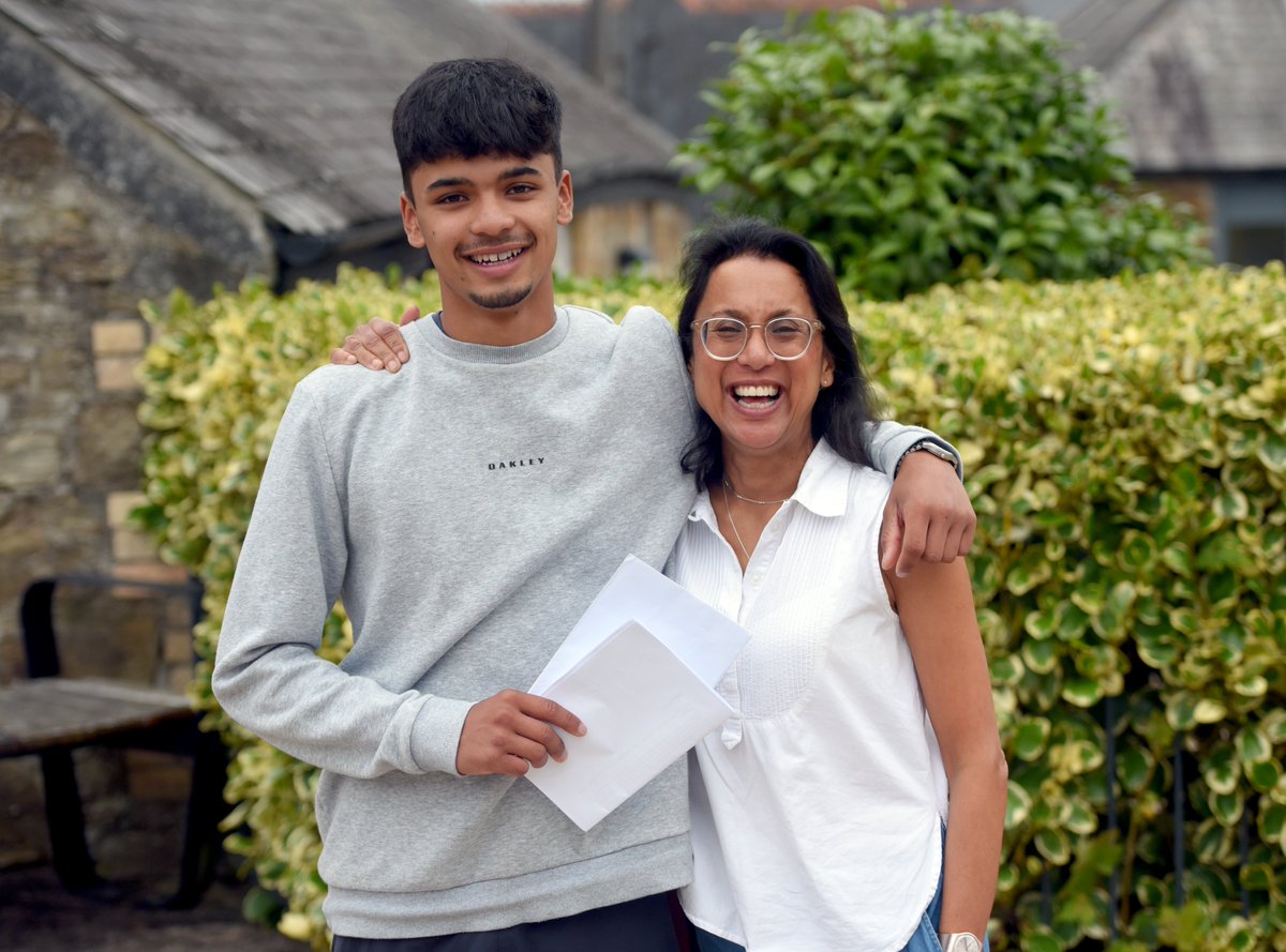We are delighted to be celebrating the success of our #GCSE pupils today. Across 22 subjects, more than 500 top grades of 9-7 were achieved, including almost a third at 9 and 8.truroschool.com/latest-news/tr…