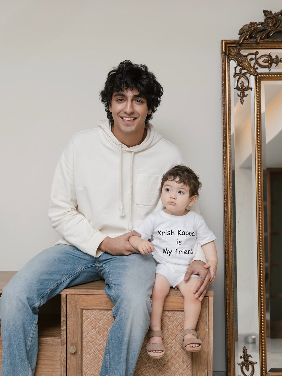 tellychakkar's tweet image. Say Hello! to the coolest Mamus in town 😎
#KaranTacker #AhaanPandey #AhanShetty