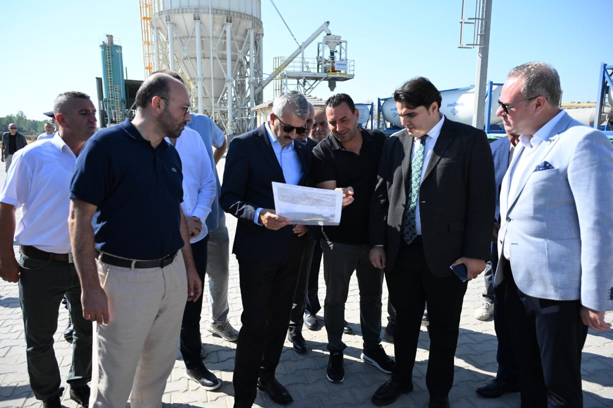 alper_ciler's tweet photo. 📍Havsa/Abalar Lojistik Merkezi

Edirne Valimiz Sn.Yunus Sezer ve beraberindeki heyet , Abalar Lojistik Sahamızda bizleri ziyaret ettiler...

Nazik ziyaretleri ve bugüne kadar vermiş oldukları destekler için Sn.Vali'miz @Yunus_Sezer_ ve kıymetli heyetine teşekkür ediyoruz...🇹🇷 https://t.co/A4JQqF9PkM