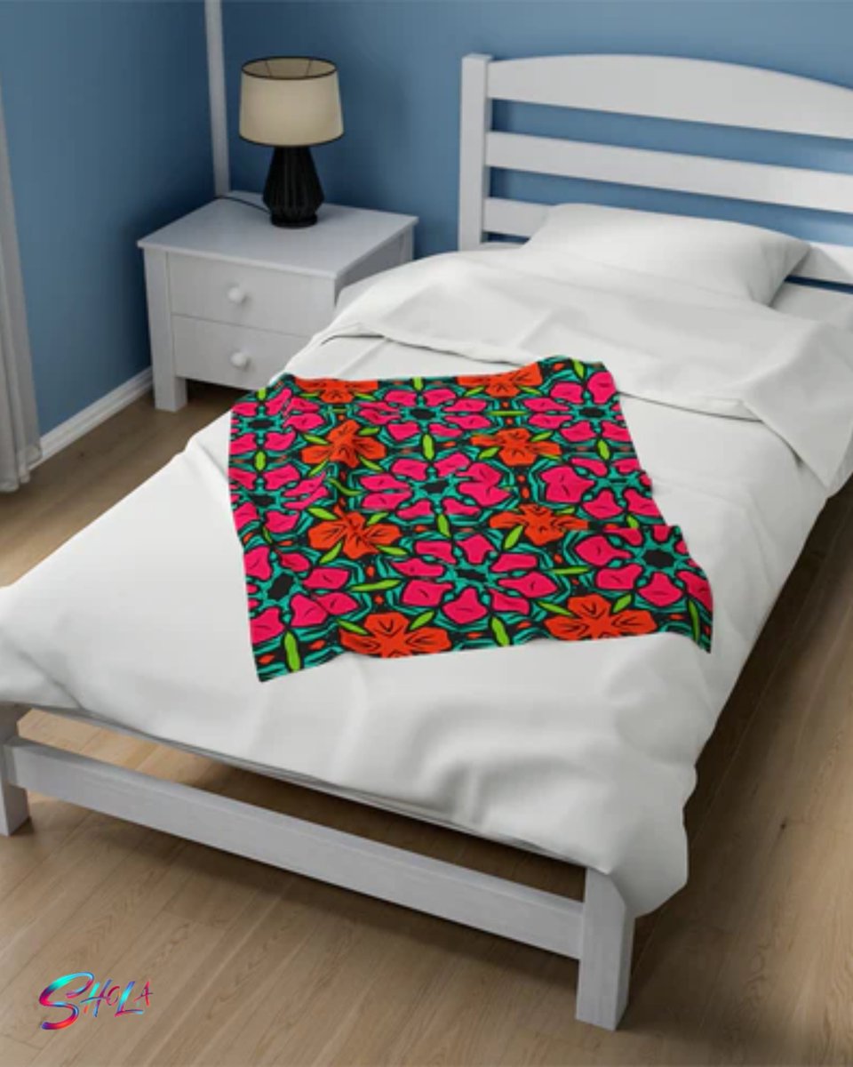zextu_info's tweet photo. Cozy up in Style with our Red Floral Velveteen Plush Blanket

It's so incredibly soft, you'll never want to leave the couch.

Find your new favorite blanket here: https://t.co/PH6ZalpwyX 

#homedecor #cozyhome #blanketseason #velvetblanket #plushblanket #floraldesign #redfloral https://t.co/SgaHBJLKGv