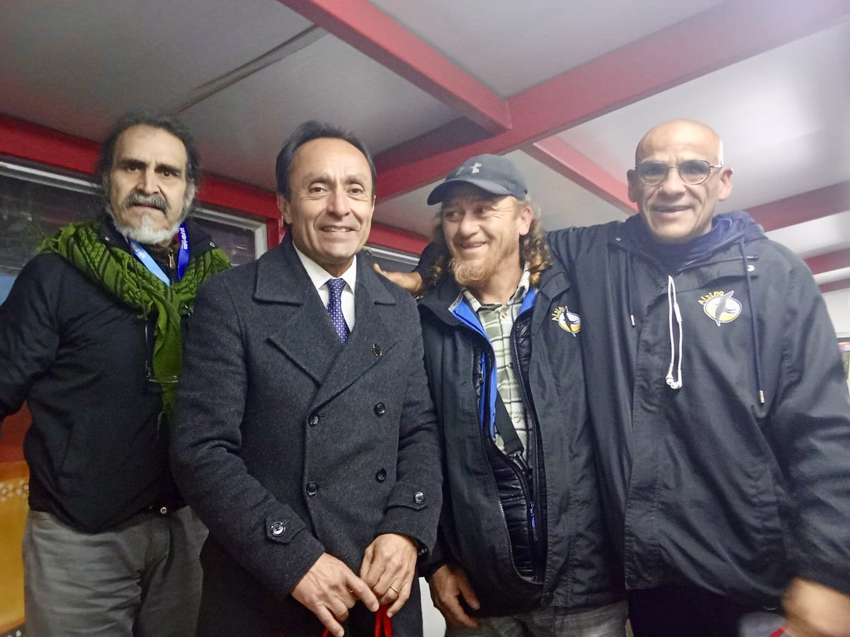 🤳 Registro de lunes en el conversatorio sobre #deporte y #saludmental junto al Ministro del Deporte, Jaime Pizarro, donde participamos como Centro de Integración y Club Deportivo ⚽️

Evento realizado por el Centro Cultural La Barraca para a vecinxs y organizaciones comunitarias