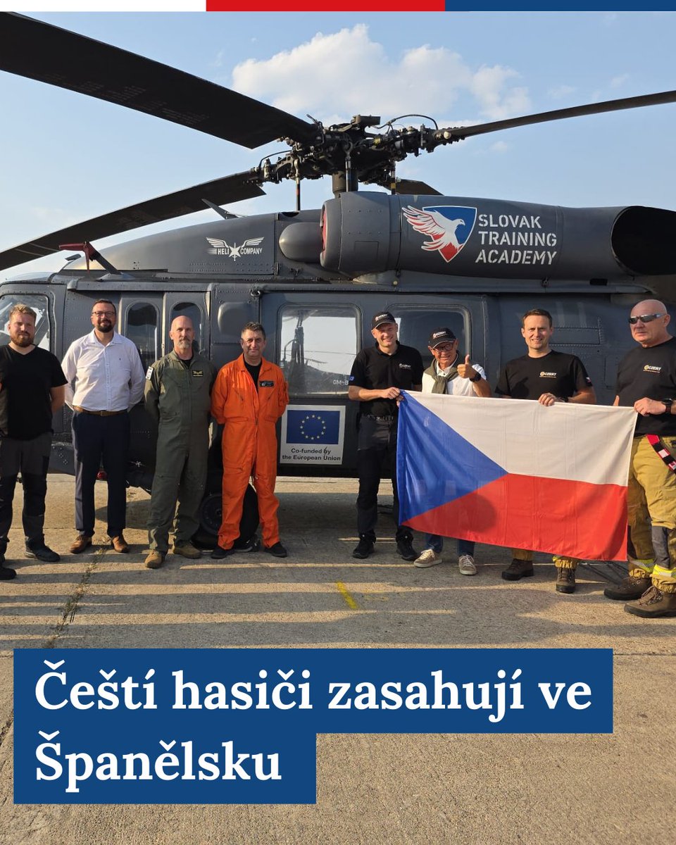 CzechEmbMadrid's tweet photo. Čeští hasiči již druhý den zasahují u katastrofálních požárů ve Španělsku.
Letecký modul AFFF-H brání šíření plamenů u obce Hervás v Extremaduře.
🤝 Česko a další státy EU pomáhají Španělsku v nouzi. 🇨🇿🇪🇸🇪🇺
@hasici_cr  #CeskoPomaha https://t.co/jcE2SGW0fL
