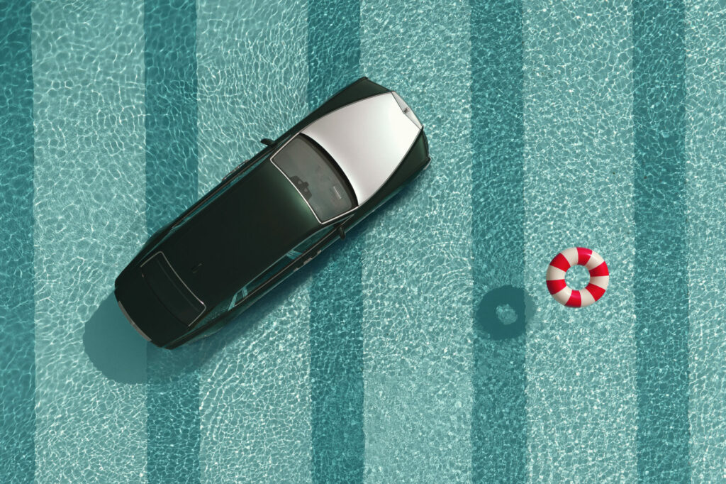 Folks in Plymouth wondered what was going on when a Rolls Royce was lowered into Tinside Lido...

Today we learnt it was Rolling Stone marking the centenary of Rolls Royce Phantom and the 79th birthday of the late Keith Moon.

These images show Plymouth at its beautiful best.