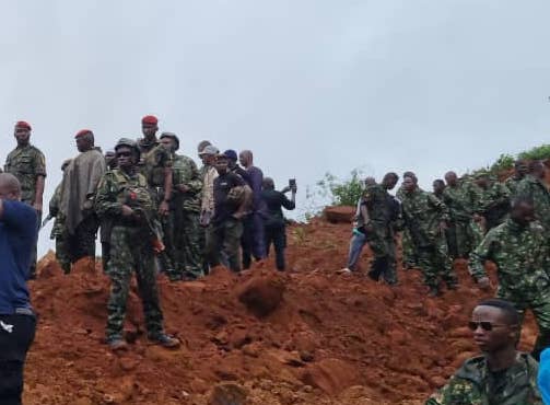 🚨🇬🇳Manéah : 15 m0rts, l’armée en renfort pour retrouver d’éventuels survivants⤵️

is.gd/DJIzkS