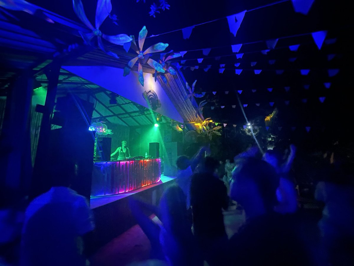 Anna_Wimmer_S's tweet photo. In the end, it turned out to be very interesting to compare the noise levels from music and beats across different stages. #WaterfallParty #KohPhangan #AltruistAirQuality https://t.co/5pSGs2lfzu
