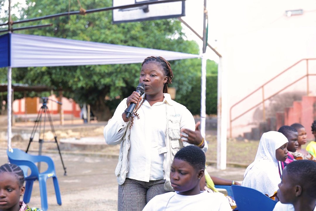 HMoutouama's tweet photo. Communication sur la #Déviance #Positive à l'endroit de 230 Filles issues de 5 départements (Atacora,Donga,Borgou, Alibori,Collines) réunies à l'#EFMS #Parakou 🇧🇯 pour #édition4 de la colonie des vacances sous financement de @UNICEF_Benin, @unfpabenin,#PlanBénin, #Canada,#Paysbas https://t.co/YY1e34CPg4