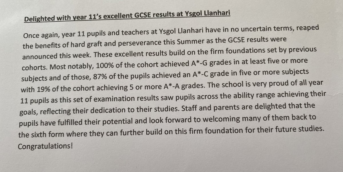 YsgolLlanhari's tweet photo. Llongyfarchiadau bl11! Balch iawn ohonoch i gyd a phob lwc i’r dyfodol! Very proud of year 11s excellent GCSE results today! #TeuluLlanhari https://t.co/KB7OWIXHGR