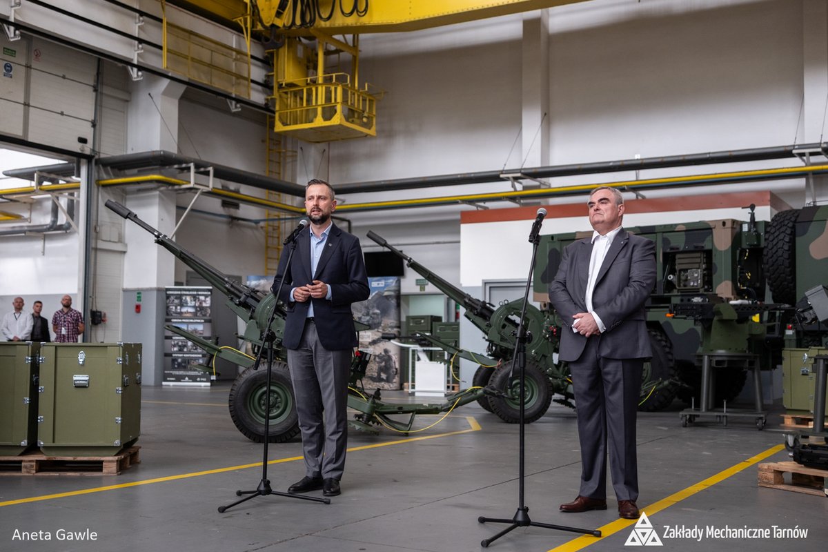 Polska Grupa Zbrojeniowa🇵🇱 (@pgz_pl) on Twitter photo Wicepremier, Minister Obrony Narodowej <a href="/KosiniakKamysz/">Władysław Kosiniak-Kamysz</a> odwiedził dziś ZM Tarnów. Wizyta była okazją do zapoznania się z działalnością spółki, realizowanymi projektami oraz kierunkami rozwoju na nadchodzące lata: zmt.tarnow.pl/pl/aktualnosci… Wicepremier, Minister Obrony Narodowej <a href="/KosiniakKamysz/">Władysław Kosiniak-Kamysz</a> odwiedził dziś ZM Tarnów. Wizyta była okazją do zapoznania się z działalnością spółki, realizowanymi projektami oraz kierunkami rozwoju na nadchodzące lata: zmt.tarnow.pl/pl/aktualnosci…