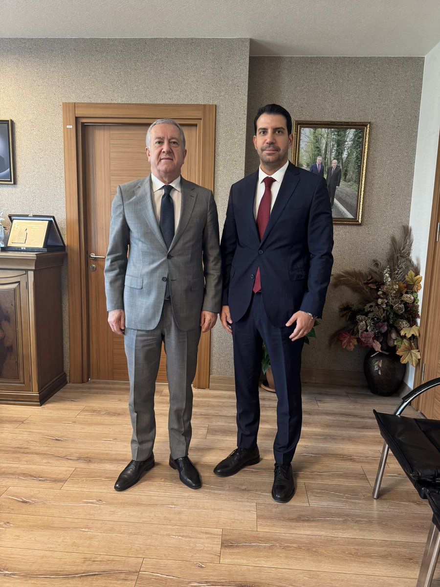 Ali Büyükasar (@alibuyukasar) on Twitter photo Milliyetçi Hareket Partisi Yerel Yönetimlerden Sorumlu Genel Başkan Yardımcısı ve Ankara Milletvekili Sayın Sadir Durmaz’ı makamında ziyaret ettim. Misafirperverlikleri sebebiyle kendilerine çok teşekkür ediyorum. <a href="/sadirdurmaz/">Sadir Durmaz 🇹🇷</a> Milliyetçi Hareket Partisi Yerel Yönetimlerden Sorumlu Genel Başkan Yardımcısı ve Ankara Milletvekili Sayın Sadir Durmaz’ı makamında ziyaret ettim. Misafirperverlikleri sebebiyle kendilerine çok teşekkür ediyorum. <a href="/sadirdurmaz/">Sadir Durmaz 🇹🇷</a>