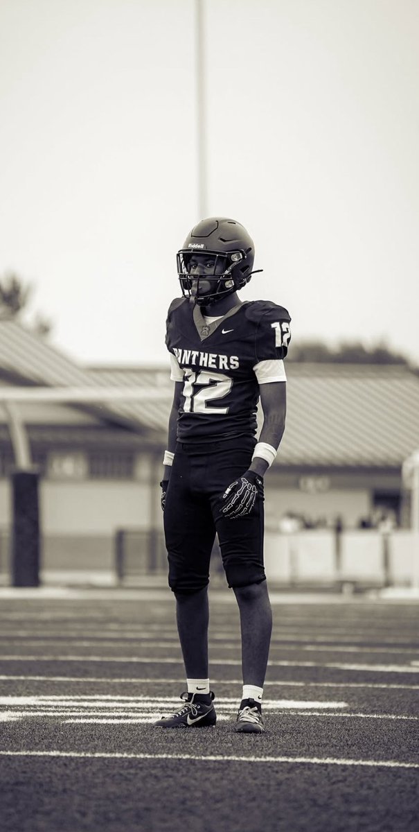 I’m thankful for the god given ability to be able to play my favorite sport <a href="/RVille_Football/">Roseville Football</a> #ThankfulThursday