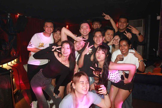 MayAthena2's tweet photo. Last night vibes 🍸✨ Chilled at Dear Tokyo Bar then ended the night at Safe House Club — good drinks, good music, good company 🖤 #NightOut #chillnight https://t.co/bcxpsRoxL7