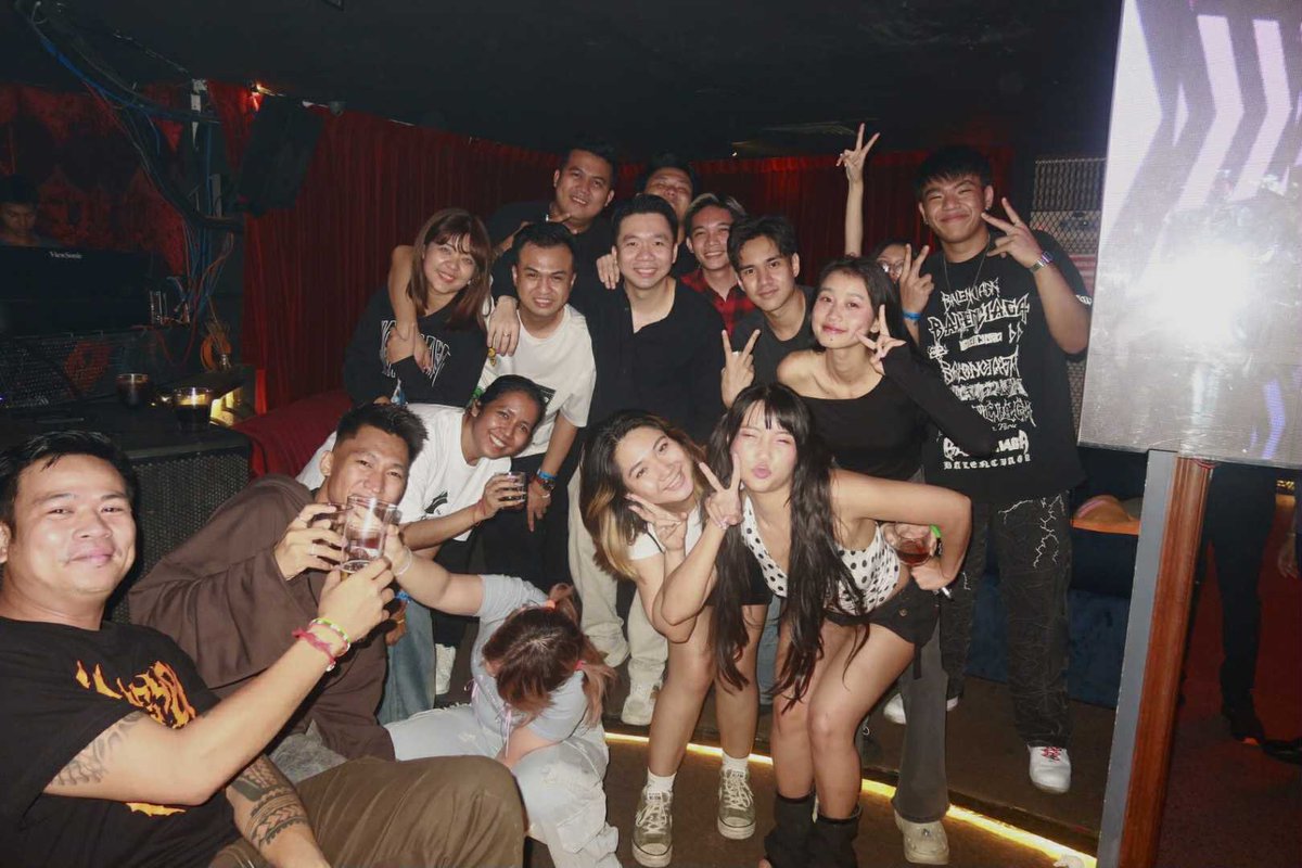 MayAthena2's tweet photo. Last night vibes 🍸✨ Chilled at Dear Tokyo Bar then ended the night at Safe House Club — good drinks, good music, good company 🖤 #NightOut #chillnight https://t.co/bcxpsRoxL7