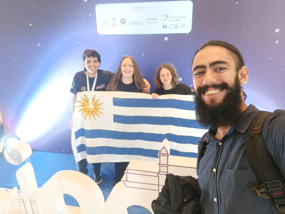 Felicitacioneeeeessss!!!

Nuestra delegación 🇺🇾 obtuvo medalla de plata en la Olimpiada Internacional de Astronomía y Astrofísica (IOAA), celebrada en Mumbai (Bombay), India.  

<a href="/olimp_astro/">OlimpiadaAstronomía</a> 👏🏼👏🏼👏🏼