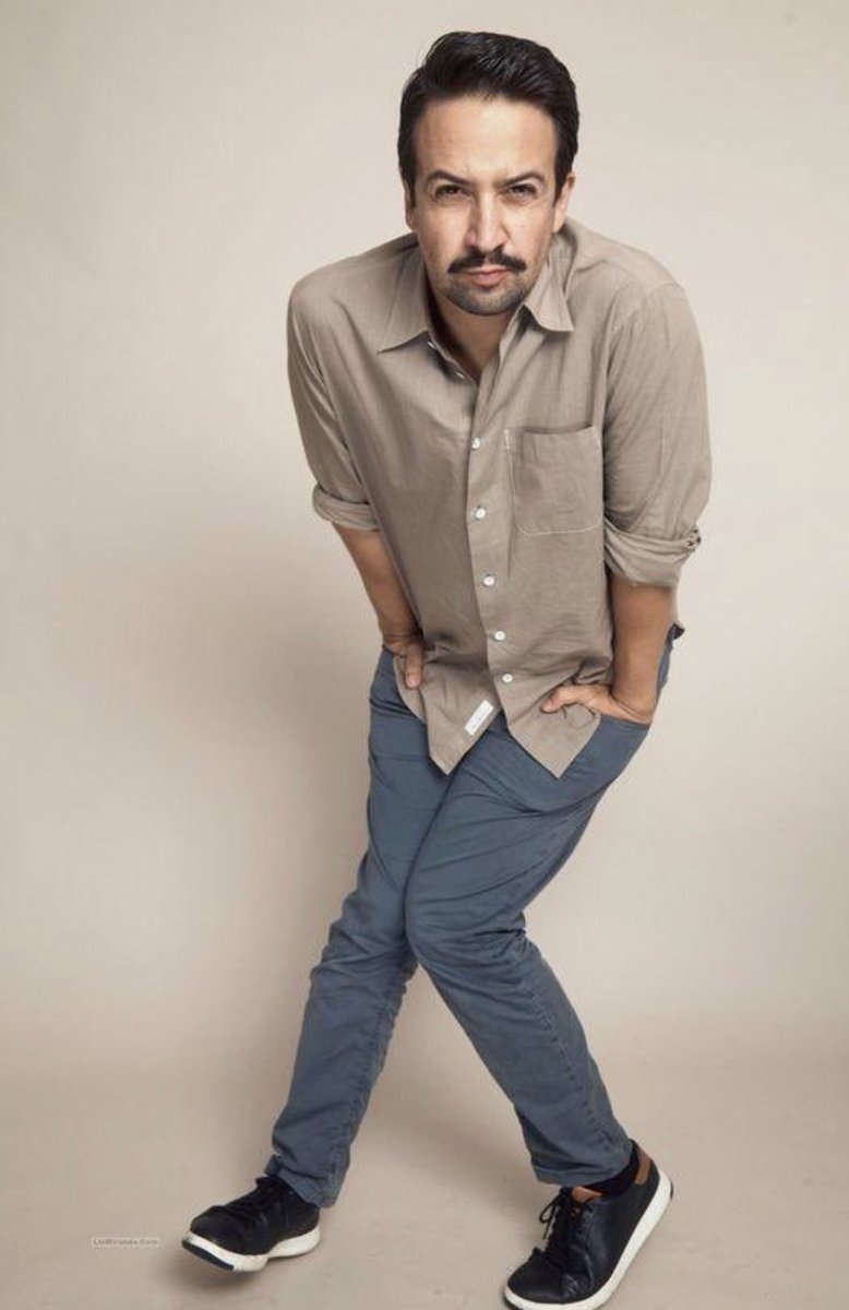 coldployx's tweet image. Me leaving with 10 everyone is an alien somewhere bags shoved up my ass