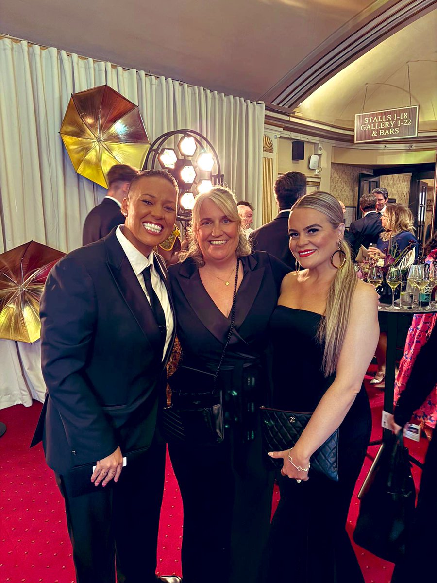 Lianne Sanderson tweet media