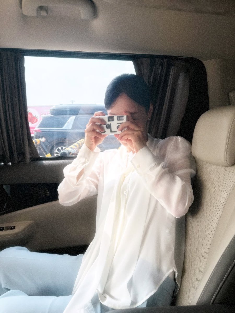 잠만 여빈님 인스타에 나 주저앉앗어..,.,
얼굴하나도 안 보이는데 왤케 좋지