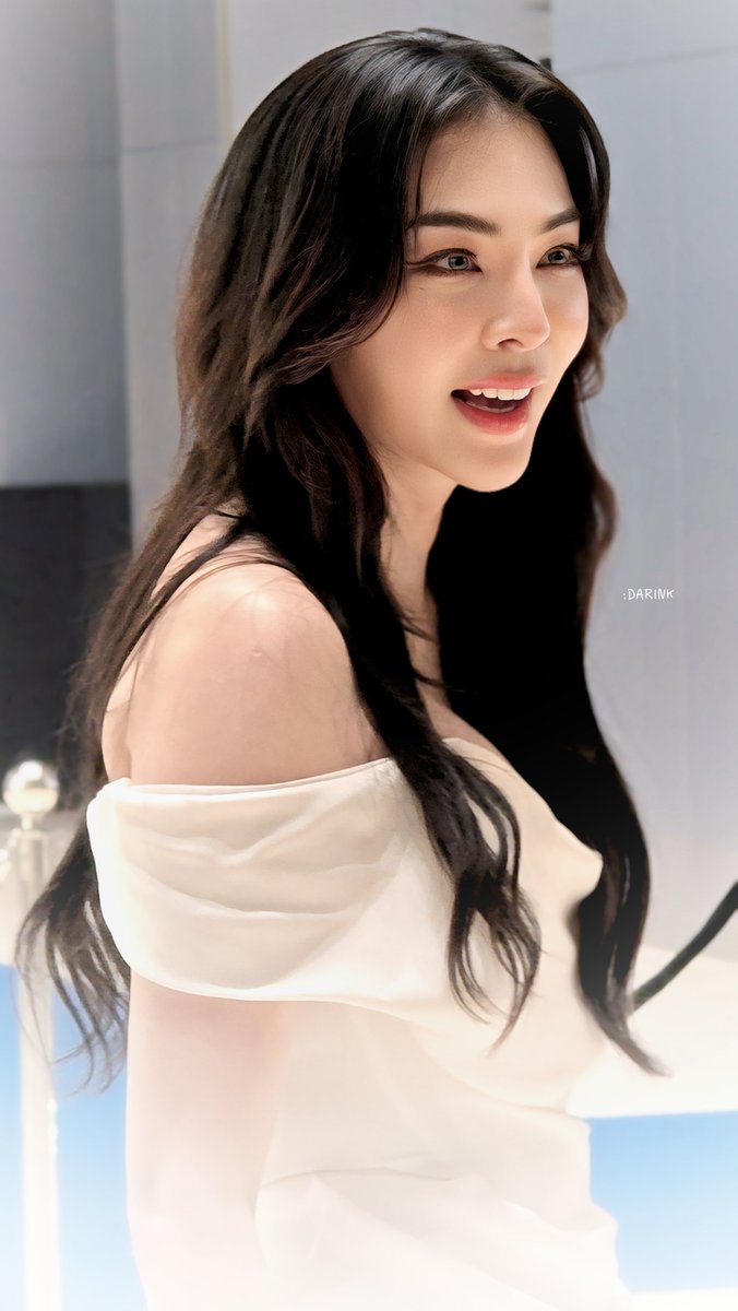 SHE IS REAL

PERAYA LEGENDARY LEGACY
#TiffanyAndCoxFaye