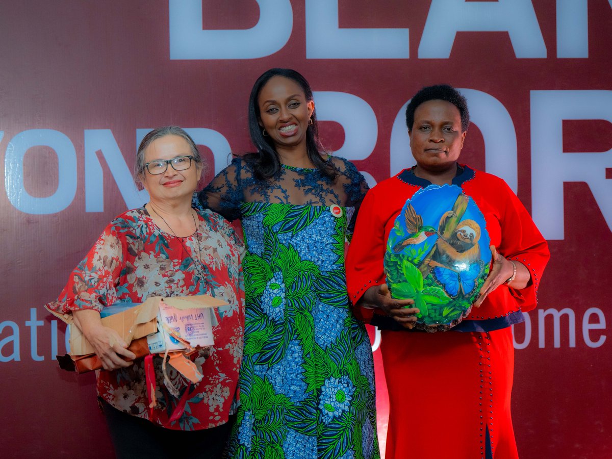 Cultural Heritage Exchange at #BeansBeyondBorders ✨🌍 

A beautiful moment unfolded as East African women and Latin American women came together in a celebration of tradition, unity, and sisterhood. 

Through the exchange of gifts, they honored one another’s heritage weaving