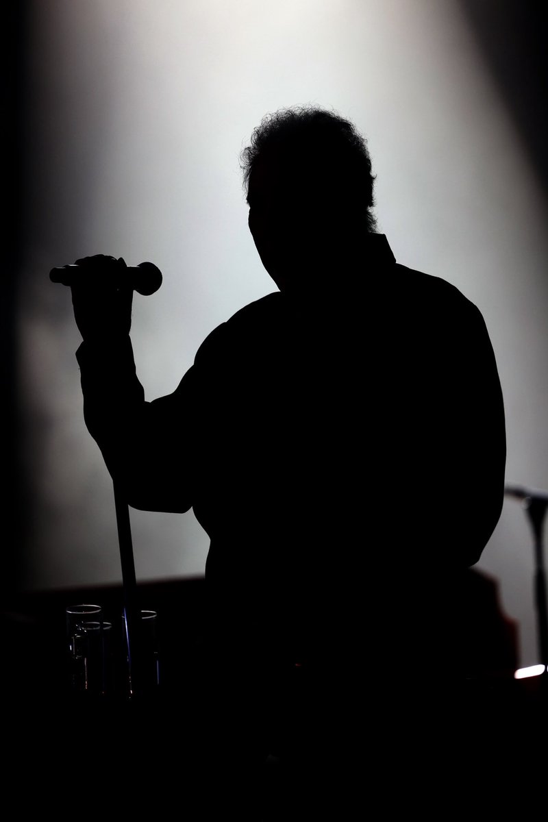 RealSirTomJones tweet picture