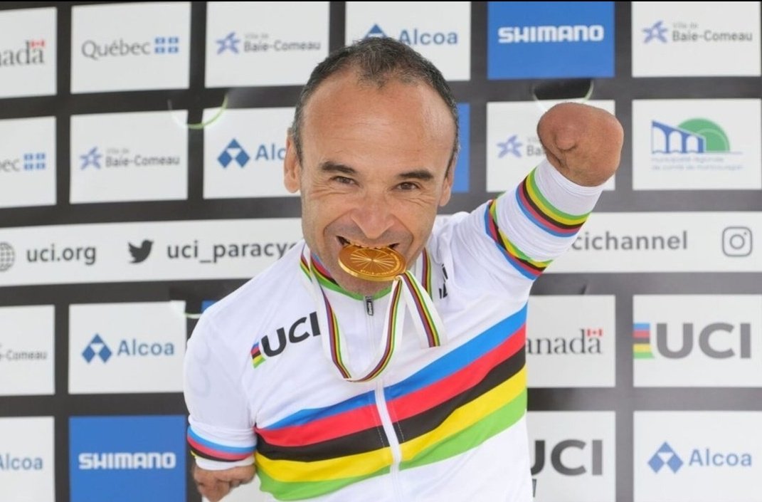 Que poco se valora a este hombre 😢

Con 27 medallas es el ciclista español más laureado en la historia de los mundiales 👌👏🎩

Que grande Ricardo Ten! 👏🏻