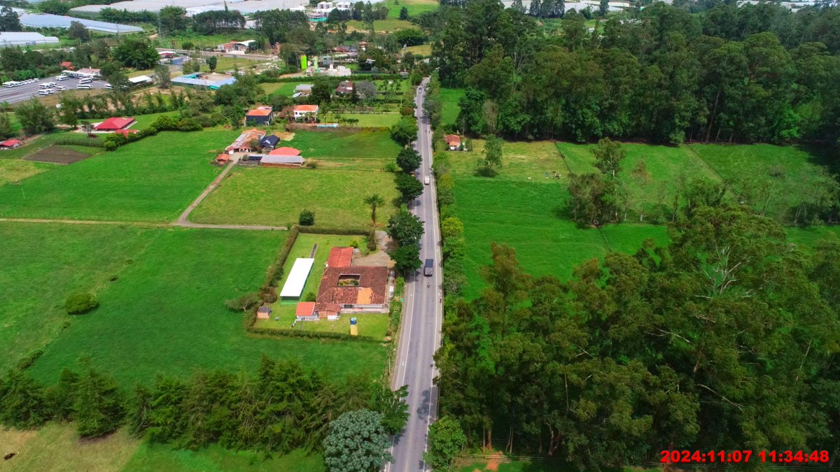 En Devimed nos esforzamos cada día para mantener nuestras vías en óptimas condiciones. Variante Yegüerizo. devimed.com.co