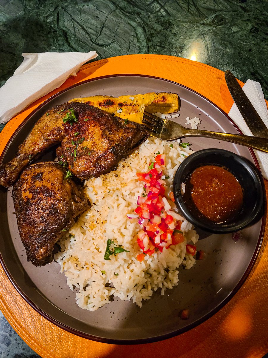 Jordn_mu's tweet image. 📸 — #KampalaRestaurantWeek megu.

#ShotOnSamsung