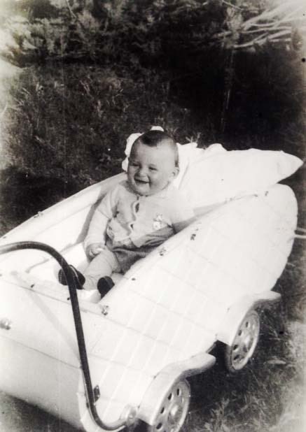 21 August 1942 | A Yugoslavian Jewish boy, Robert Flesch, was born in Sombor.

In May 1944 he was deported to #Auschwitz and murdered in a gas chamber.