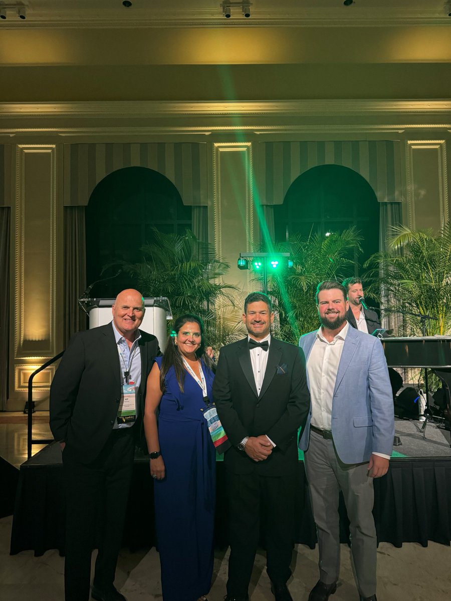 RPS’s Raul "Rep" Plasencia, Adrianna Rivera, Albert Geraci, ARM, ASLI, and Brian Eidelbus attended the FSLA Convention, where Geraci was appointed President of the organization! 

Congrats to Albert on his appointment and being another RPS leader in the industry.