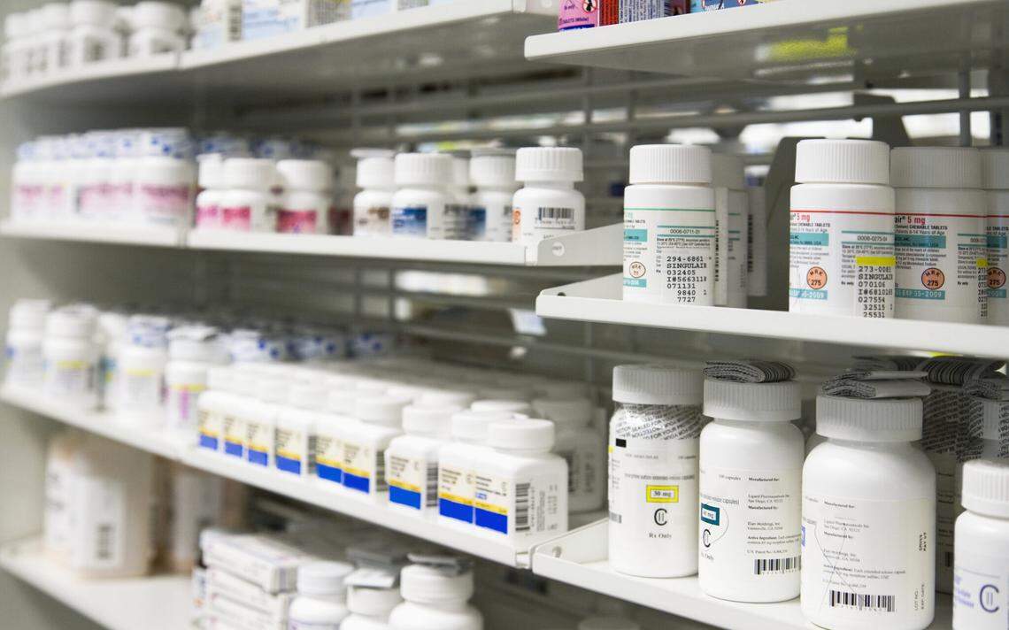 PerryComGroup's tweet photo. Katie Bass, a Merced County community pharmacy owner, discusses the impact #PBMs have on medication reimbursement rates, leading to the closure of her businesses and the importance of bills like #SB41.
https://t.co/W0FXuBlqju https://t.co/dPNae23vdH