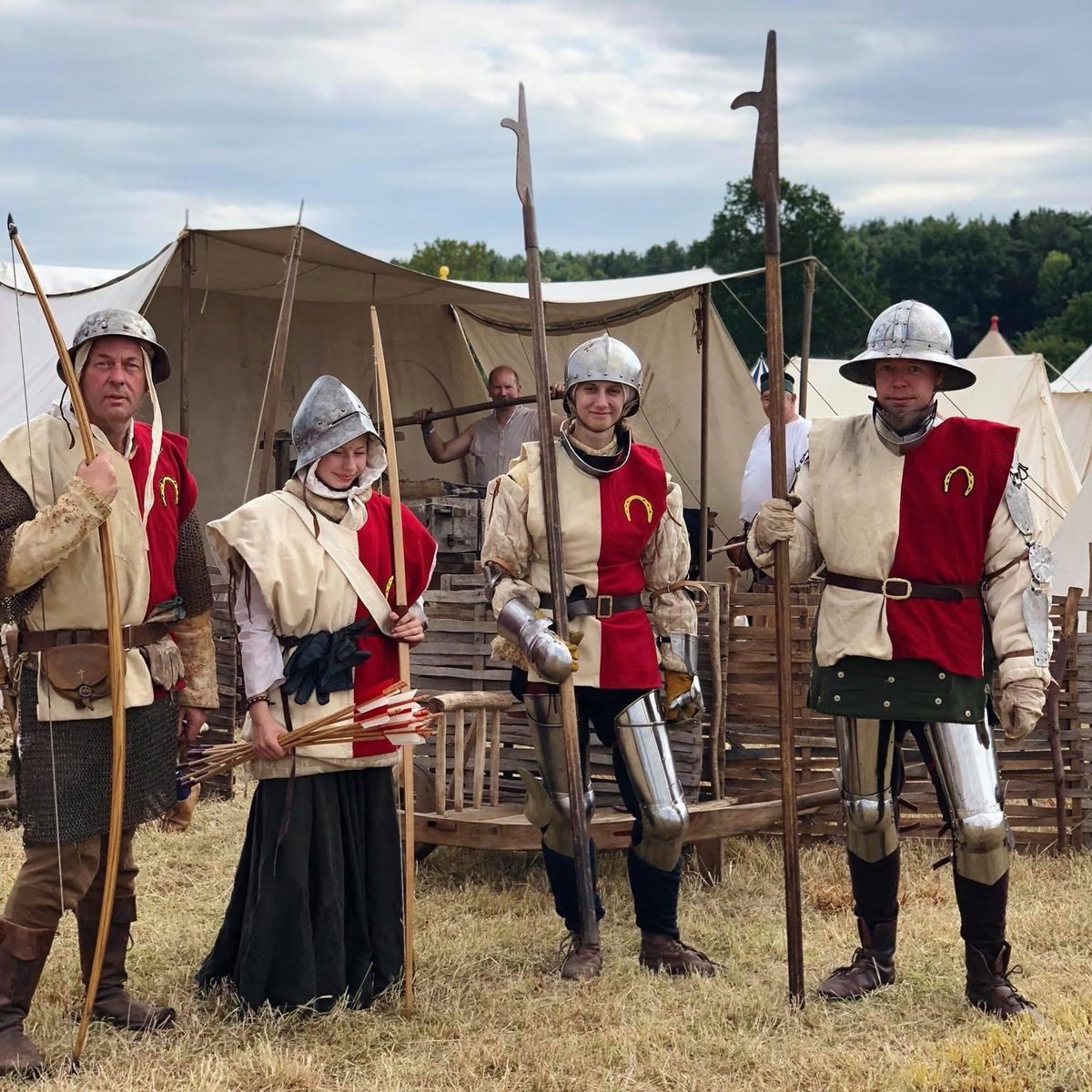 visit_leicester's tweet image. This weekend, the Ferrers Household come to @LCCBosworth Battlefield for a weekend of historical recreation taking you back to the time of King Richard III and the War of the Roses.

Find out more here ow.ly/MHOZ50WI5VZ

#WarOfTheRoses #LivingHistory #KingRichardIII
