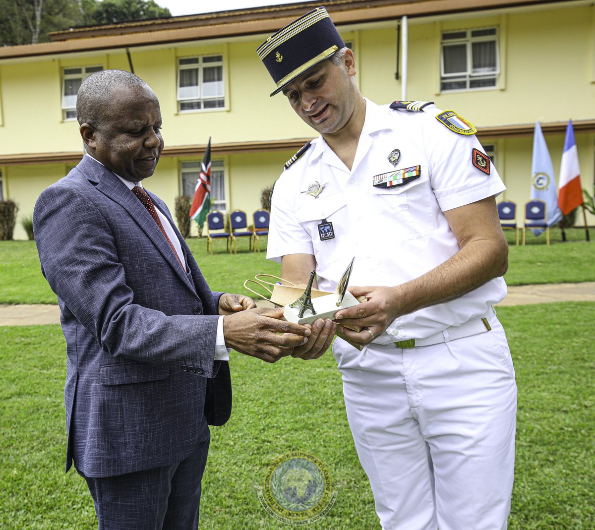 IPSTCKenya's tweet photo. The IPSTC fraternity bids farewell to Lieutenant Colonel Charles Serriere, who successfully concluded his tour of duty as an exchange officer at the Centre.
#IPSTC #FranceinKenya #PeaceSupport #MilitaryCooperation #Farewell https://t.co/VVIDx0qedn