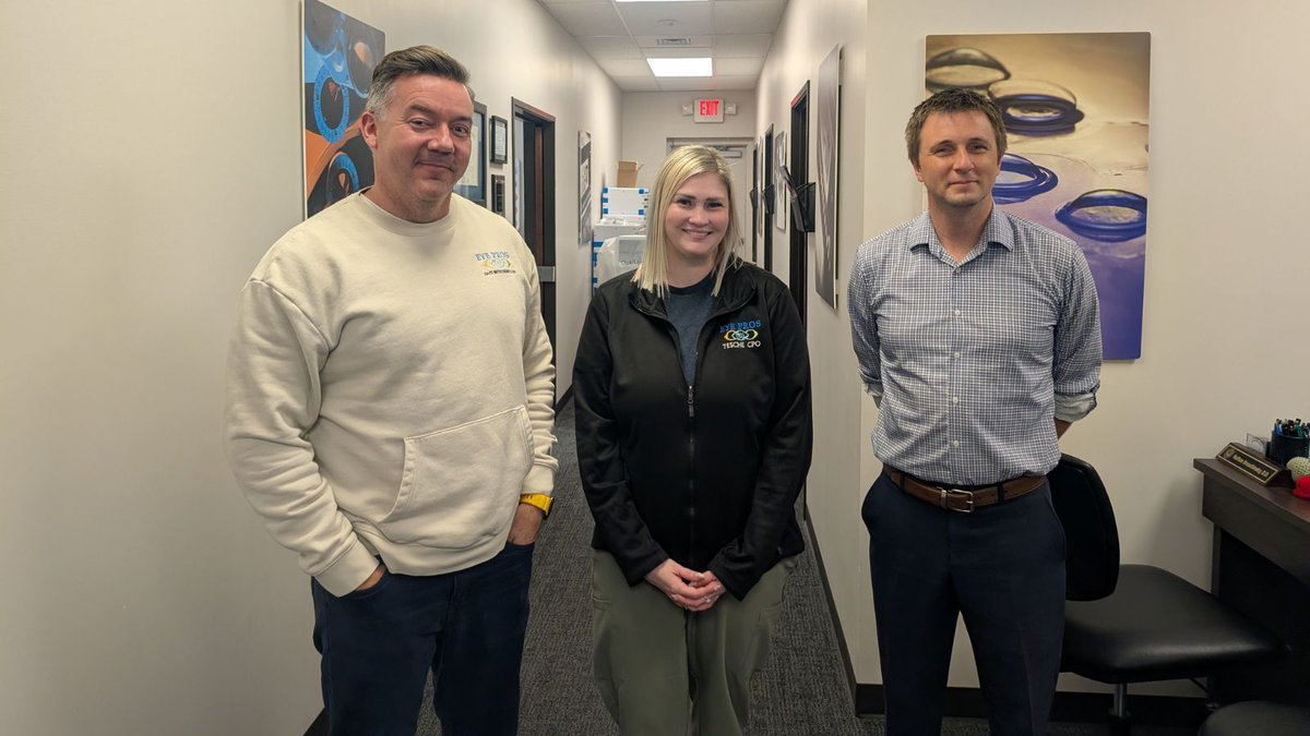 the_eye_pros's tweet image. 🎉 Manager Spotlight: Tesche🎉

With 7+ years of dedication, Tesche’s leadership has helped her office reach new heights in patient care and performance.

VP Matt Soderling shared: "Tesche’s office is a reflection of her strong leadership." 💬

#EyePros #ManageroftheMonth