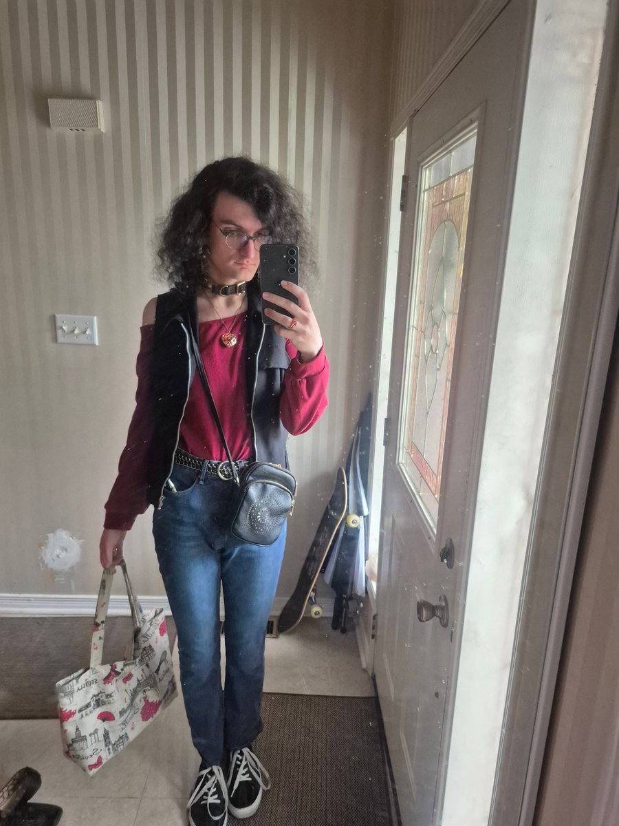 aFancydog11's tweet photo. New outfit + went to my first session of dnd last night and had a great time c: https://t.co/ML37TgAWjJ