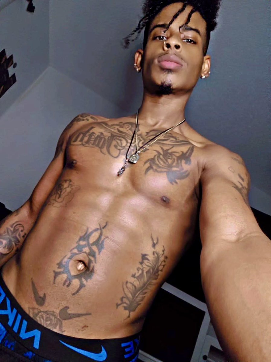 rellboy4u's tweet photo. Who wants to film some content with me and my friend? https://t.co/LltQ9DE5aY