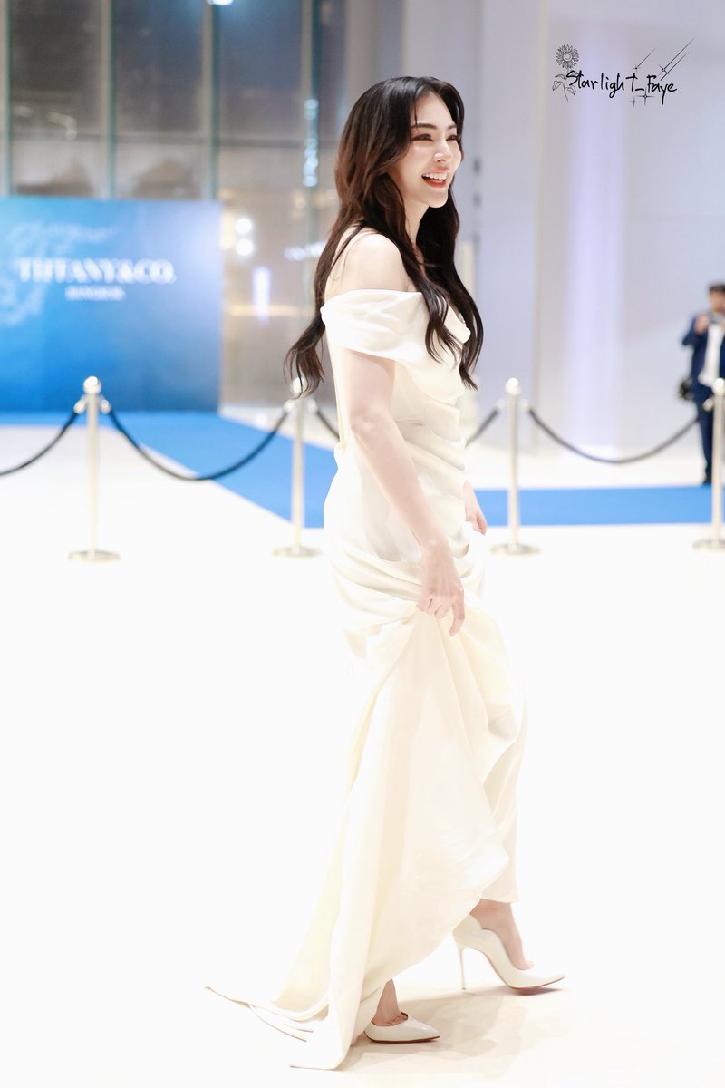 Starlight_Mali's tweet photo. 🌻21 August, Tiffany &amp; Co.✨

Our princess💕

@malisorn00 
@TiffanyAndCo

PERAYA LEGENDARY LEGACY
#TiffanyAndCoxFaye https://t.co/nDUt7NFUuz