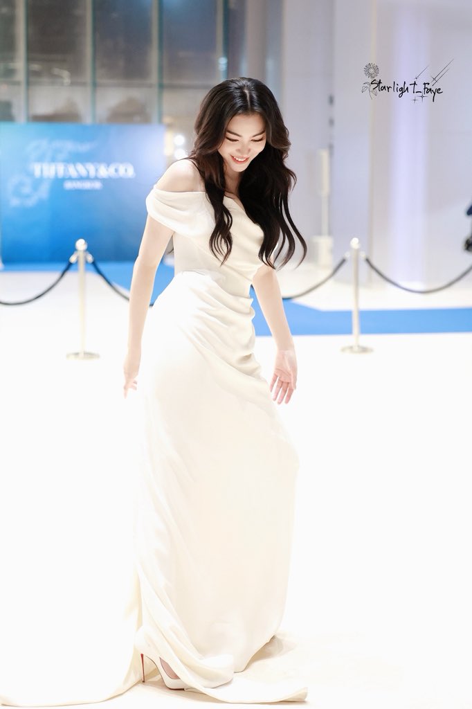 Starlight_Mali's tweet photo. 🌻21 August, Tiffany &amp; Co.✨

Our princess💕

@malisorn00 
@TiffanyAndCo

PERAYA LEGENDARY LEGACY
#TiffanyAndCoxFaye https://t.co/nDUt7NFUuz
