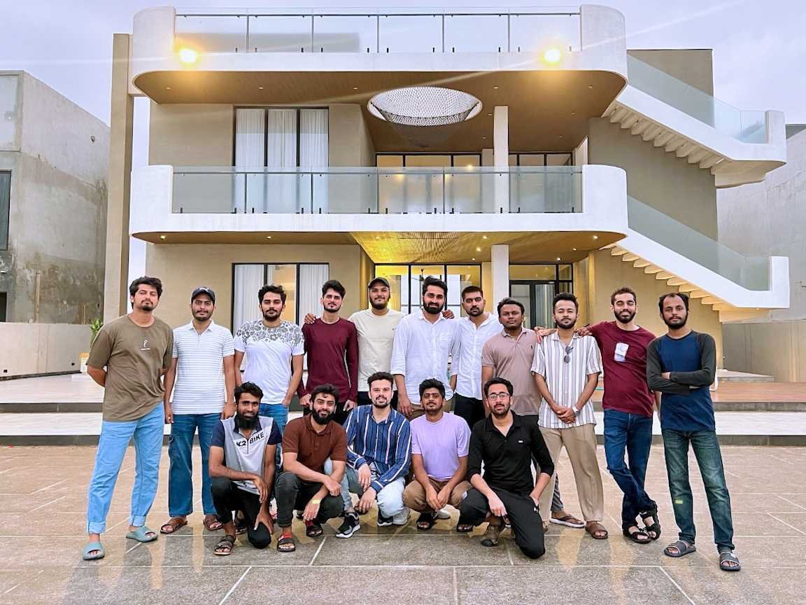 droxHQ's tweet photo. A day by the sea with @droxHQ. Building memories beyond the workplace🤝 https://t.co/VRsZBg6IKA