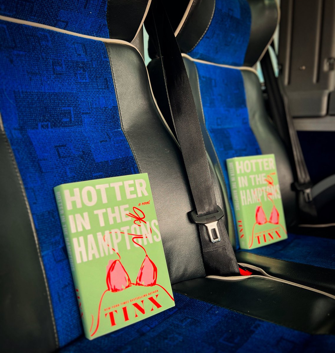 HamptonJitney's tweet image. TRIP GIVEAWAYS TODAY!!

Enjoy reading “Hotter in the Hamptons” by NY Times bestselling author #Tinx on your ride out to the East End this week!