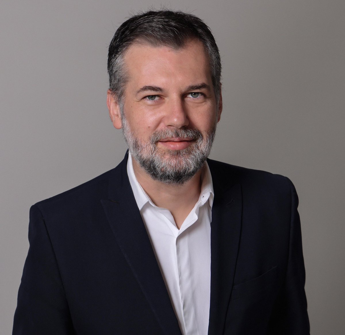 Të dashur qytetarë të Prishtinës.

Sonte nga ora 20:15, jam i ftuar në emisionin Pressing / Zona Express në T7, me Leonard Kerqukin.

Si kandidat për kryetar të Prishtinës, do të paraqes vizionin tim për qytetin.

Ju ftoj të ndiqni emisionin.