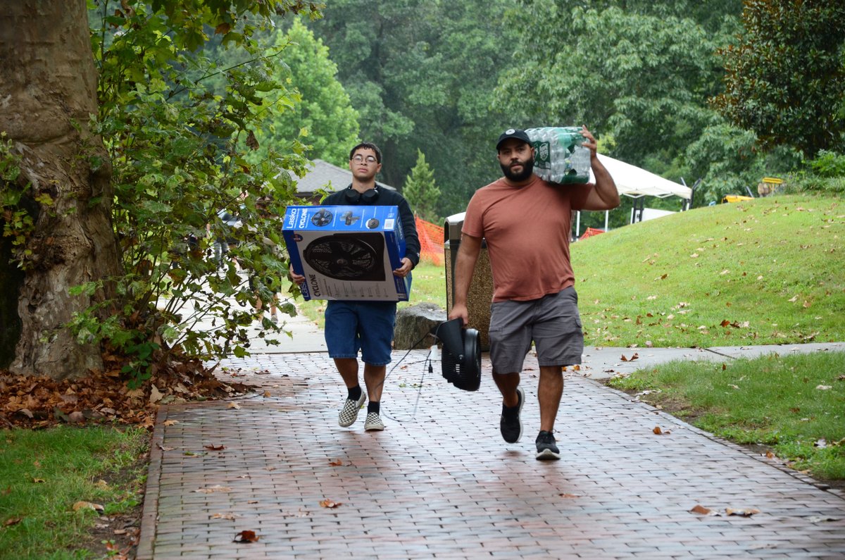 The Class of 2W8 has officially moved in! Welcome to Williamson!