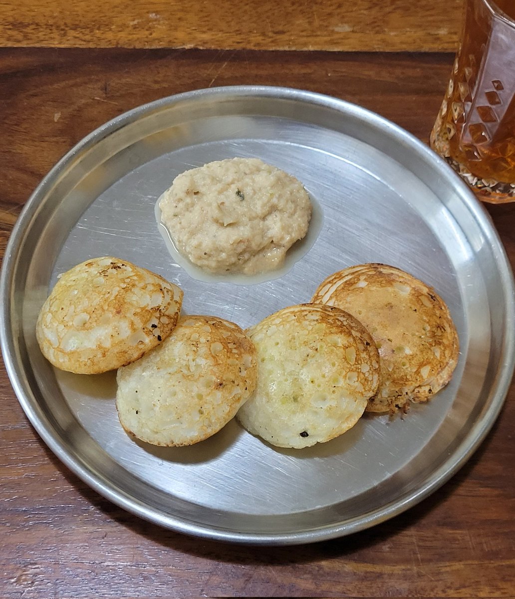 jogakhichudi's tweet photo. The masala dosa leftover snack turned out to be a fun yummy bite 🤤😋 Chutney to main waise hi super achhi banati hoon 😌👌
#jogacooks https://t.co/cZzKhgKBFN