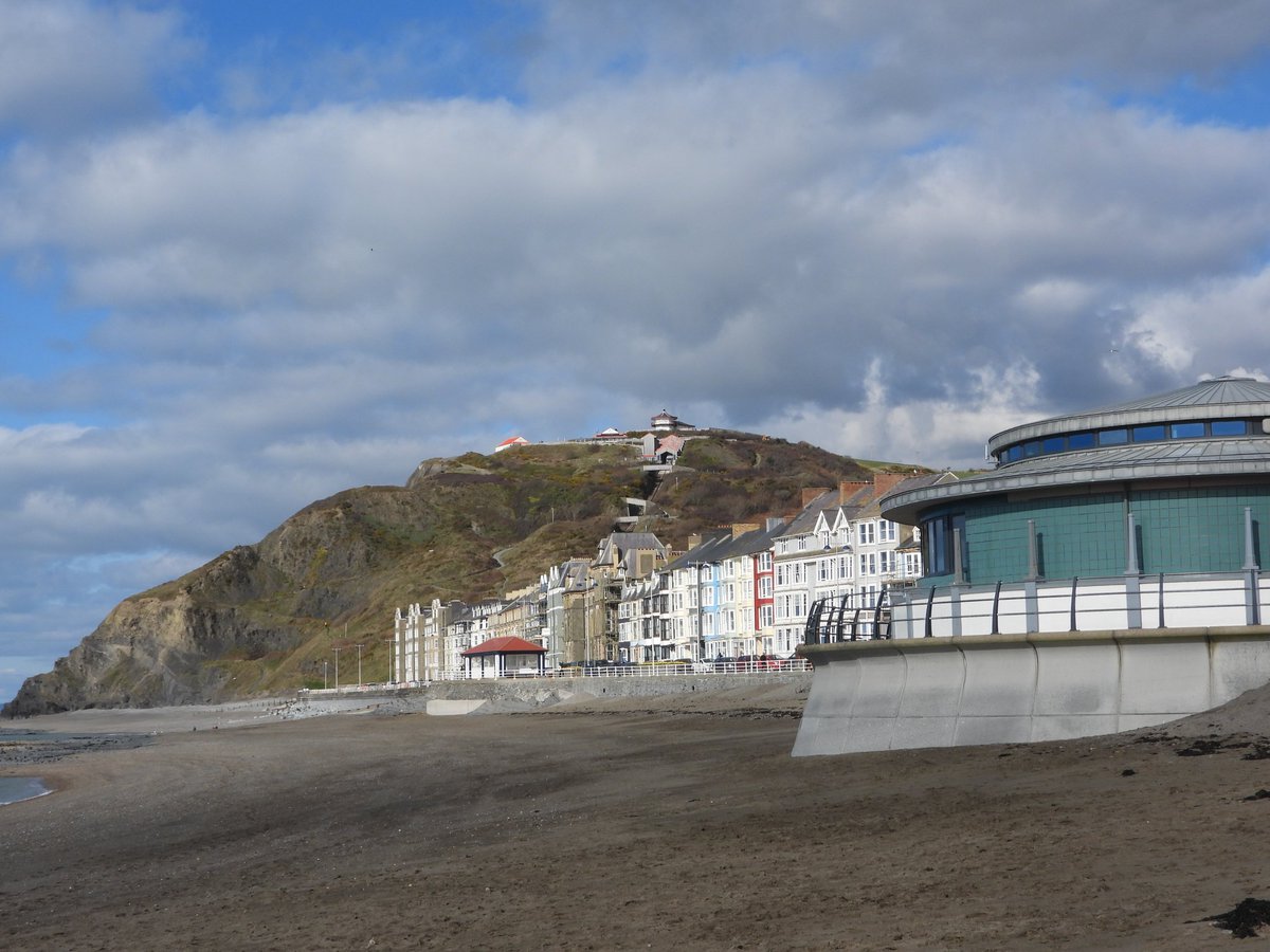 astronomy_dan's tweet photo. Heres some photos of  Aberystwyth Wales 🏴󠁧󠁢󠁷󠁬󠁳󠁿 Seafront with the sea 🌊 on 13/03/25 with some beautiful Seascapes. @MoonHourSocial @ThePhotoHour @StormHour #Planetvenus #Venus #Aberystwyth #Aberystwythseafront #Beachfront #Beach #Sea https://t.co/0tnLgJLVmu