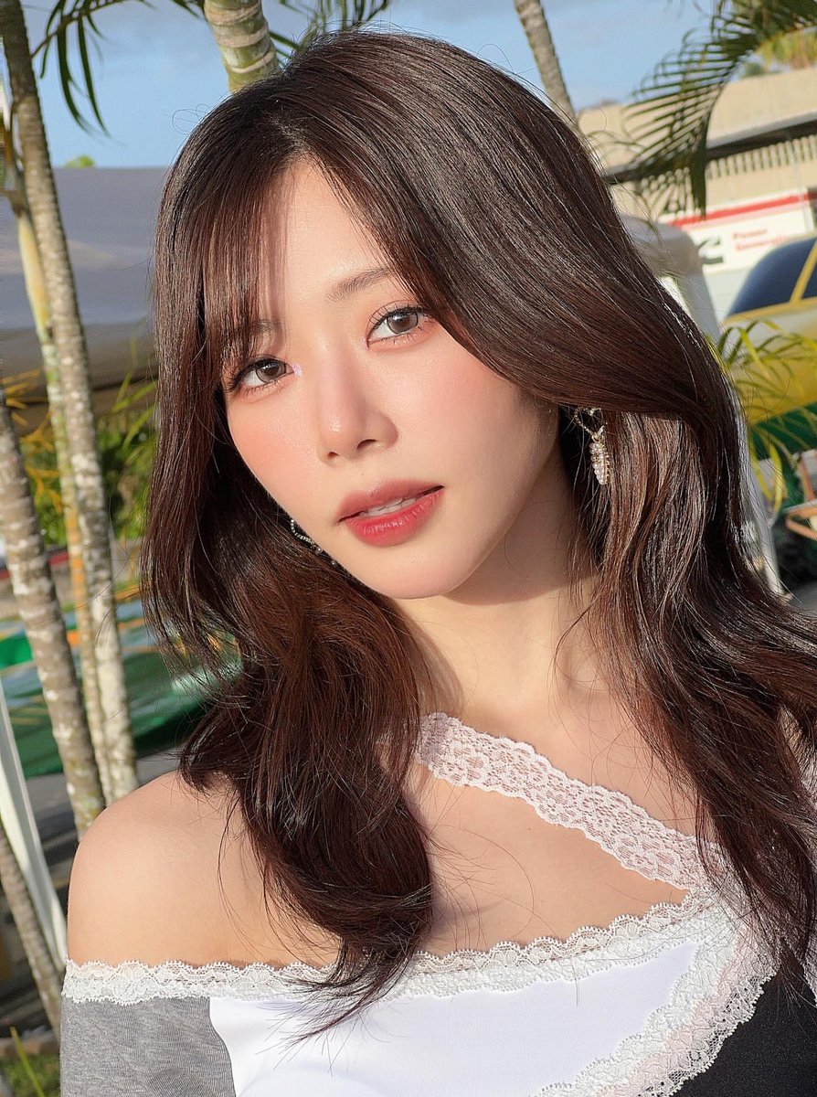 WandererKody's tweet photo. This is album photoshoot levels of quality, wtf https://t.co/I7Fhuca6jT