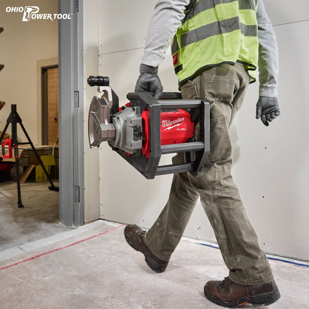 OhioPowerTool's tweet image. Fast, accurate, cordless. The @MilwaukeeTool  M18 FUEL Branch Conduit Bender w/ AUTO-ZERO (5150-20) makes bends at the point of install with 10X less effort and perfect consistency. Work smarter here: ohiopowertool.com/milwaukee-tool…
#MilwaukeeTools #M18Fuel #ConduitBender #ElectricalWork