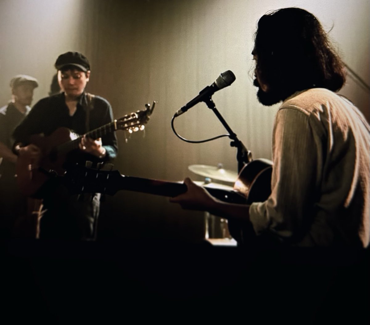 Selalu menyenangkan menyaksikan Silampukau yg sekarang bersalin nama menjadi Orkes Silampukau, dengan segala eksperimen berkeseniannya ☕️