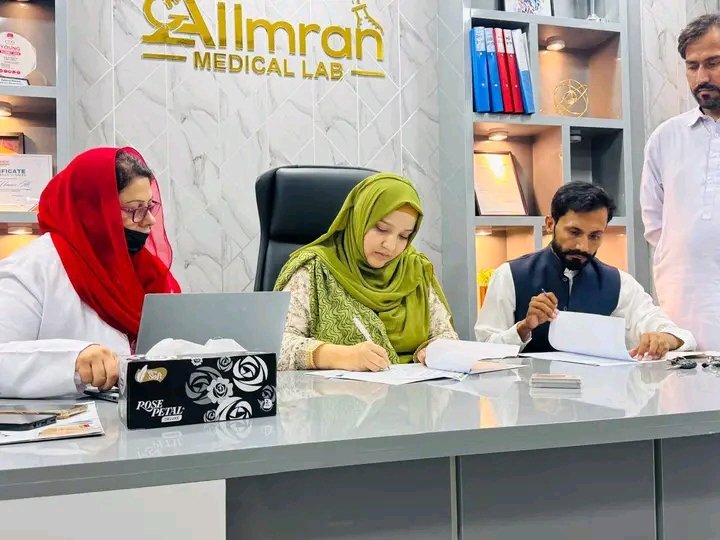 thePYJA's tweet photo. Pothohar Young Journalists Association has officially signed an MOU with Al-Imran Lab & Diagnostic Center.
The agreement was signed by Chairman PYJA, Babar Aurangzaib Chaudhry, and MD Al-Imran Lab, Ayesha Abbasi.
#PYJA #AlimranLab #MoU #journalist https://t.co/O3aBBs3moB
