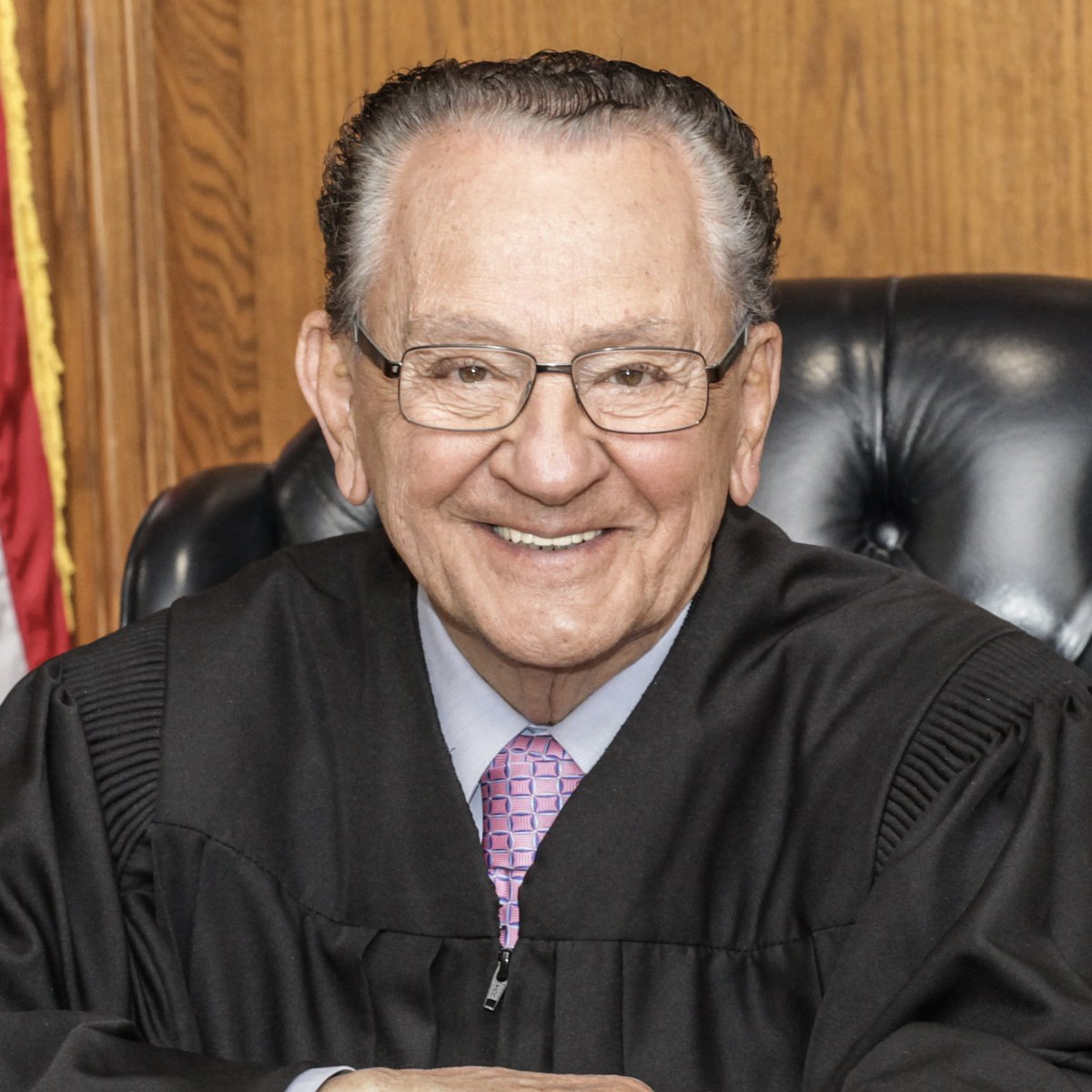 ViralVolT1's tweet photo. Judge Frank Caprio, beloved for his kindness on Caught in Providence, has passed away at 88.  
 Known as the “nicest judge in the world”  

#Restinpiece #FrankCaprio #JudgeFrankCaprio #nicestjudge  #judgefrank #RIPFrankCaprio #RIPFrank #RIPCaprio #RIP https://t.co/HRHOS7gj2c
