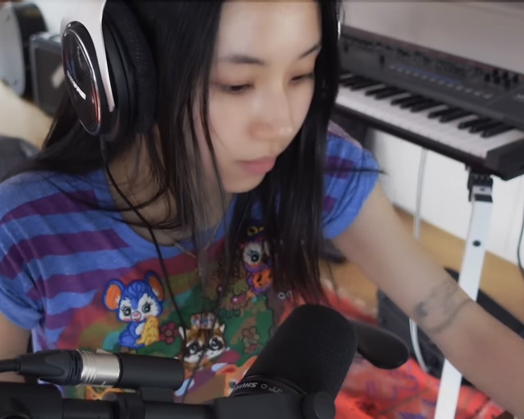SCYDAILY's tweet photo. chaeyoung in the studio for lil fantasy vol.1 https://t.co/Hsk9GJipl7
